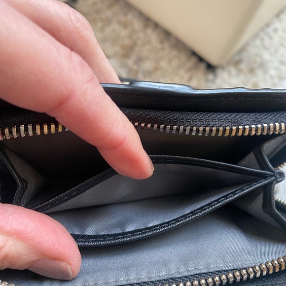 Small Black TUMI Wallet-has zipper and snap.  Many card sections, good condition - Picture 6 of 11